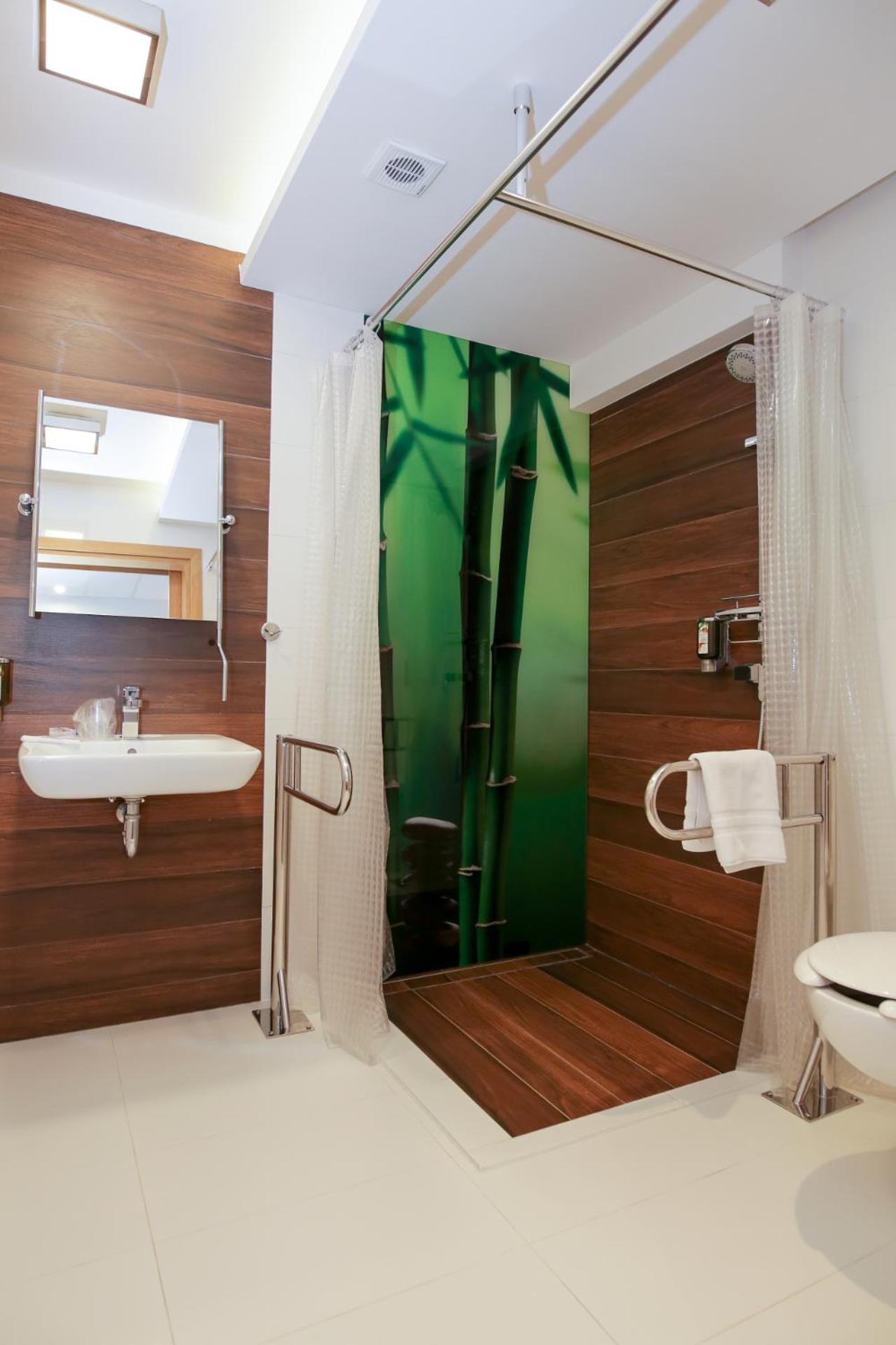 Hotel Amazonka Conference And Spa Ciechocinek Bagian luar foto