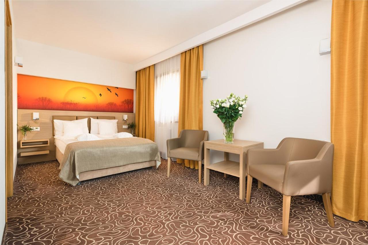 Hotel Amazonka Conference And Spa Ciechocinek Bagian luar foto