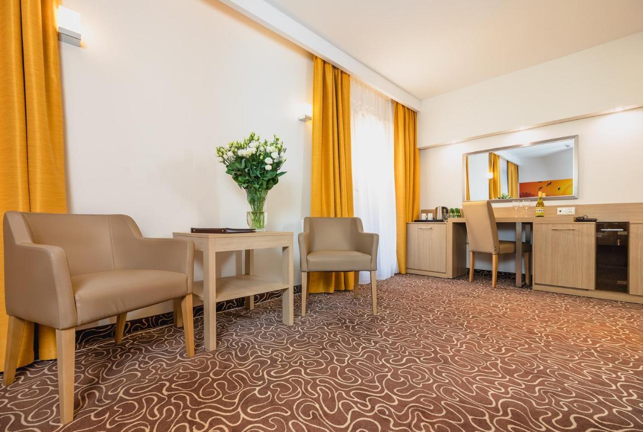 Hotel Amazonka Conference And Spa Ciechocinek Bagian luar foto