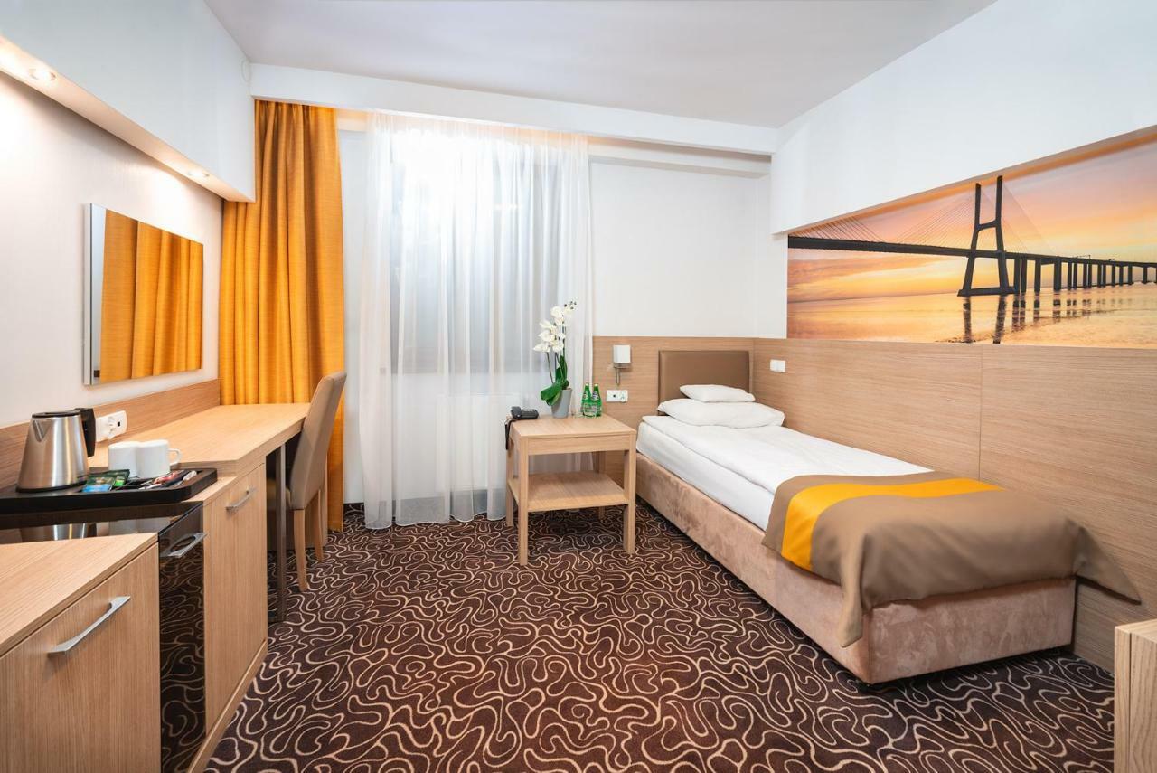 Hotel Amazonka Conference And Spa Ciechocinek Bagian luar foto