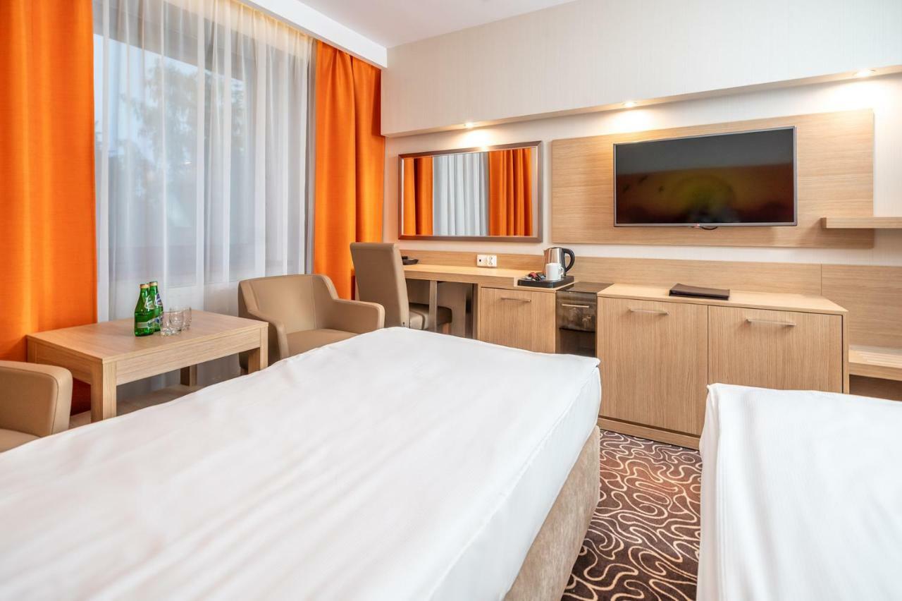 Hotel Amazonka Conference And Spa Ciechocinek Bagian luar foto
